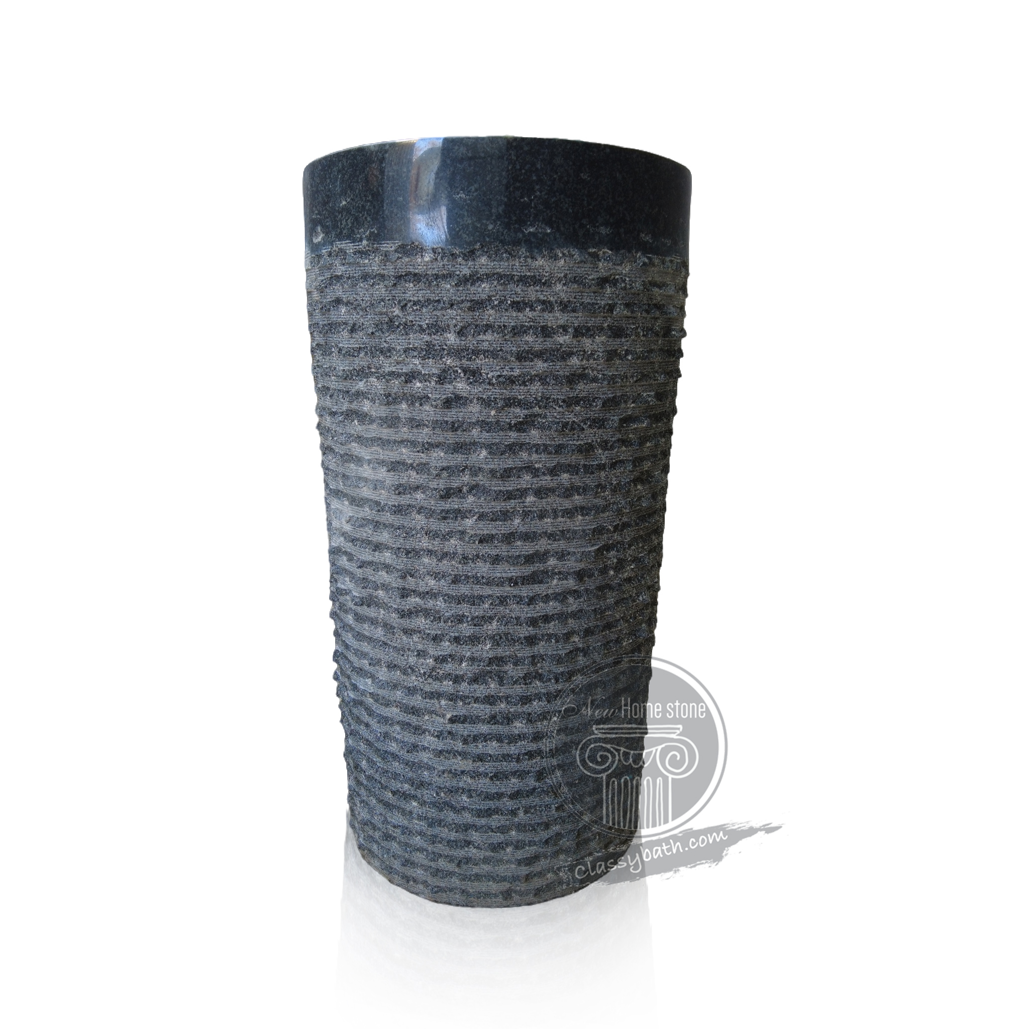 Small pedestal basin